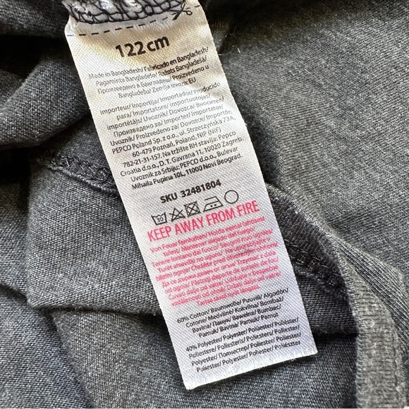 ⭐️ 5 for $25 Happy Halloween Long Sleeve Charcoal Grey Top Size 6/7 122 cm - Picture 4 of 6